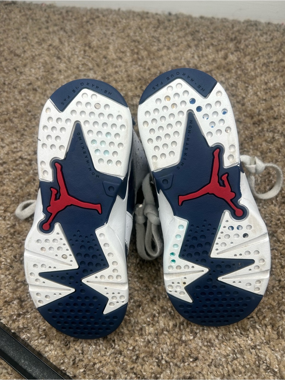 AIR JORDAN 6
RETRO WHITE AND MIDNIGHT NAVY - Picture 6 of 7